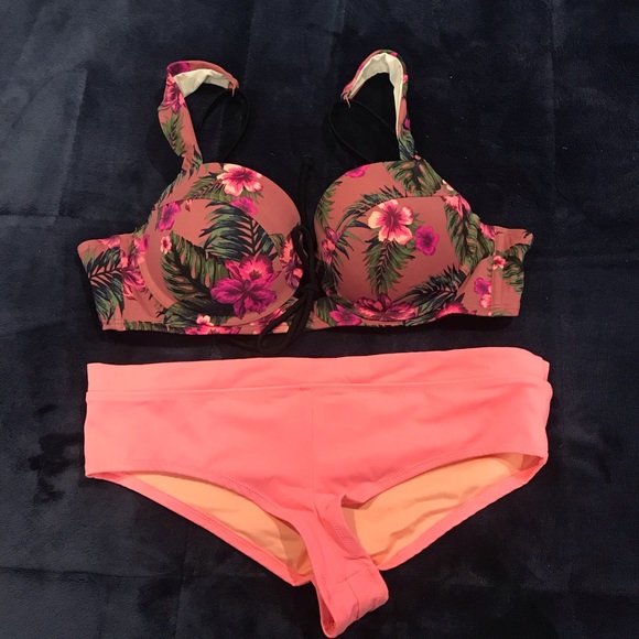 Victoria’s Secret pink midline push up bikini - Picture 2 of 6